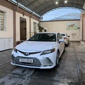 Toyota Camry 2021