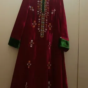 gyzyl pomparh ucurym