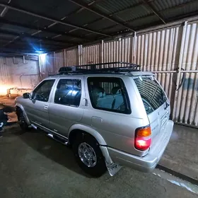 Nissan Pathfinder 1998