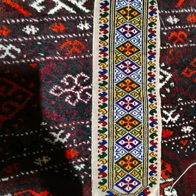 elde dokalan haly yaka