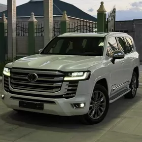 Toyota Land Cruiser 2023