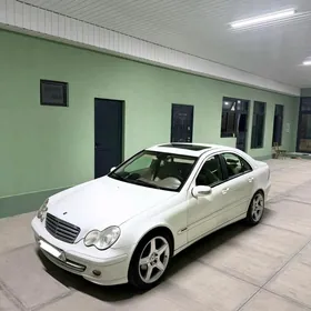 Mercedes-Benz C-Class 2005