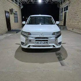 Mitsubishi Outlander 2020