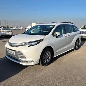 Toyota Sienna 2021