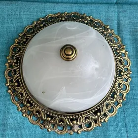 Потолочный плафон