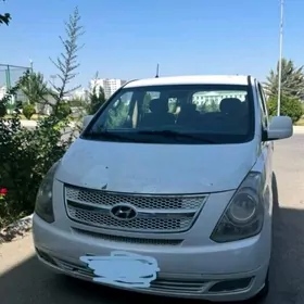 Hyundai H-1 2011