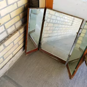 üç açylýan aýna