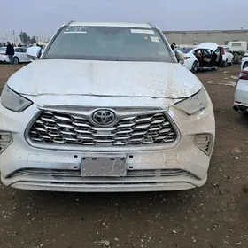 Toyota Highlander 2022