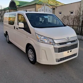 Toyota Hiace 2026