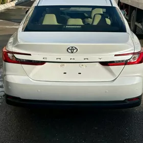Toyota Camry 2025