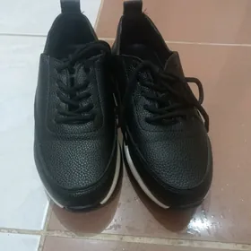 Спортивная обувь