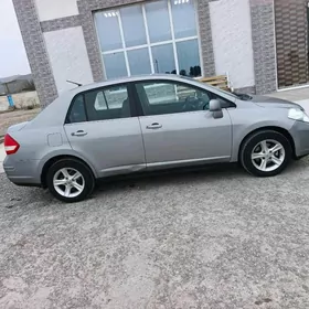 Nissan Tiida 2007