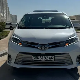 Toyota Sienna 2018