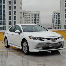Toyota Camry 2019