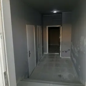 Eyesinden Gurtly podval 123 kv