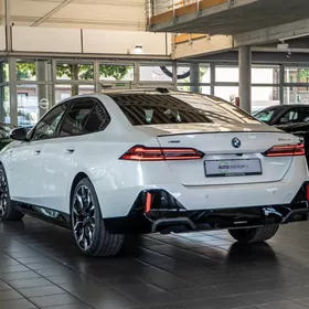 BMW 550 2025