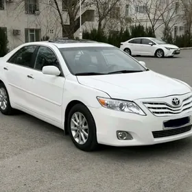 Toyota Camry 2011