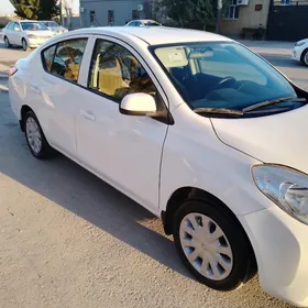Nissan Versa 2013
