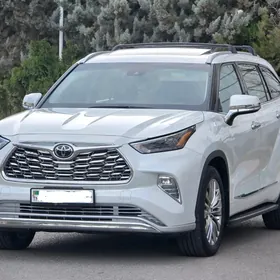 Toyota Highlander 2022