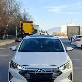 Hyundai Elantra 2020