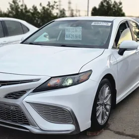 Toyota Camry 2021