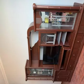 Б/у стенка для гостиной из натурального дерева