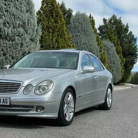 Mercedes-Benz E320 2005