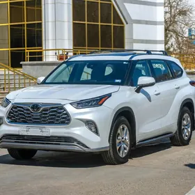 Toyota Highlander 2021