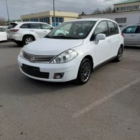 Nissan Versa 2012