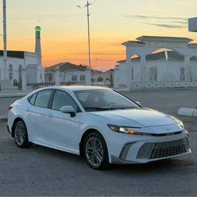 Toyota Camry 2025