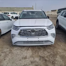 Toyota Highlander 2021