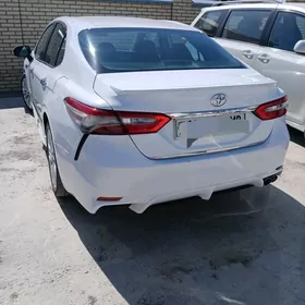Toyota Camry 2018