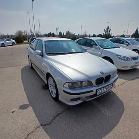 BMW E39 2000