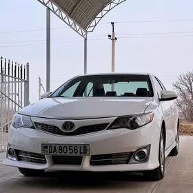 Toyota Camry 2014