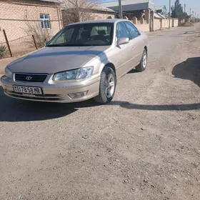 Toyota Camry 2000