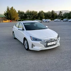 Hyundai Elantra 2020