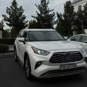 Toyota Highlander 2020
