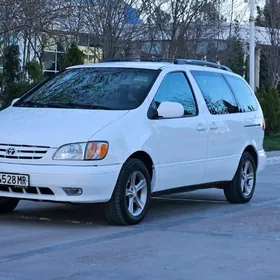 Toyota Sienna 2001