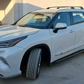 Toyota Highlander 2021