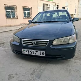 Toyota Camry 2001