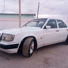 Mercedes-Benz 300E 1987