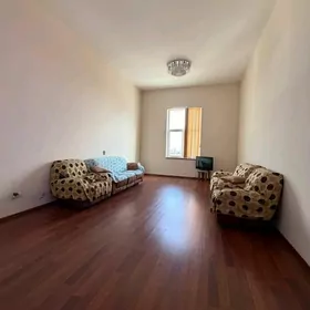 Podwoyskaya 3 komnat