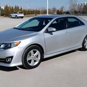 Toyota Camry 2014
