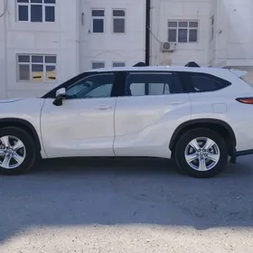 Toyota Highlander 2022