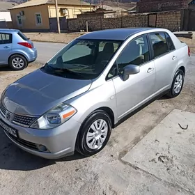 Nissan Versa 2007
