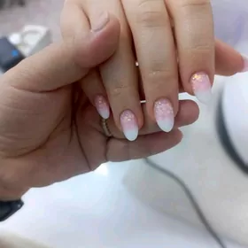 Naraşiwiniýa Dyrnak salon Mani