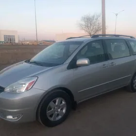Toyota Sienna 2004