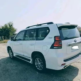 Toyota Land Cruiser Prado 2013