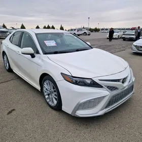 Toyota Camry 2021
