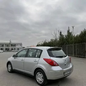 Nissan Versa 2011
